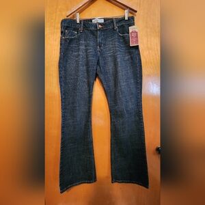 NWT Levi's Signature Low Slim Bootcut Jeans